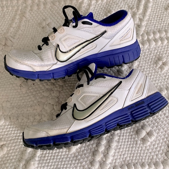 nike dual fusion sneakers